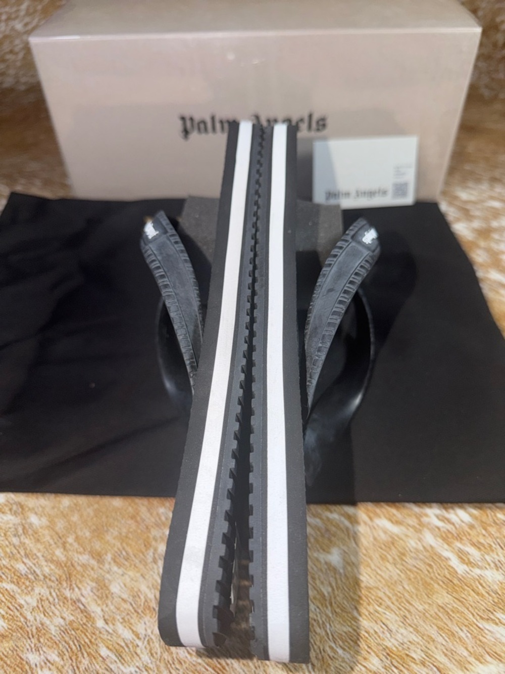 NIB Authentic Men’s Palm Angels Black Logo Flip Flops Sz 40 / US Men’s sz 8 - Picture 8 of 10